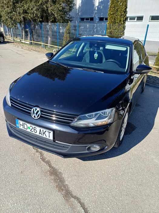 Vând   Volkswagen Jetta
