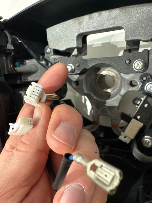 Toyota Prius кожен волан Тойота Приус