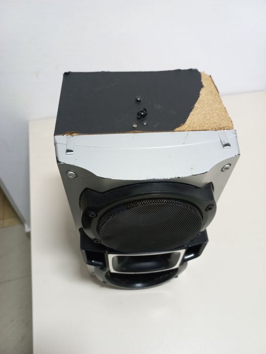 Vand boxa Sony ss-rg490