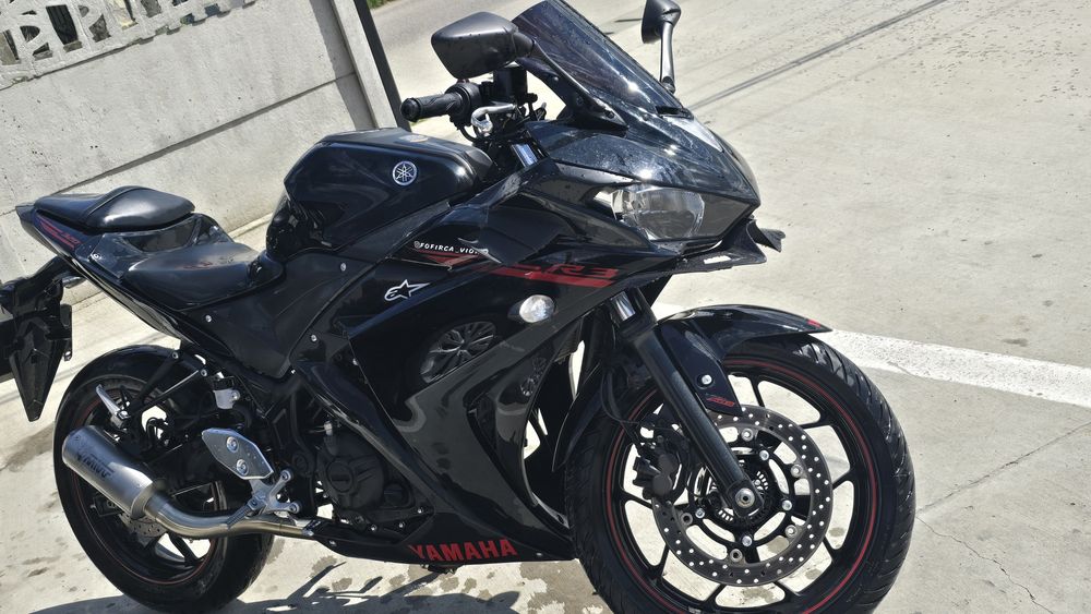 Yamaha yzf r3 2015