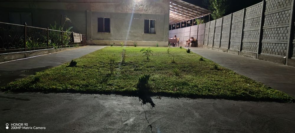 Чирчиқда 500 када Ховли сотилади 10.7 сотих