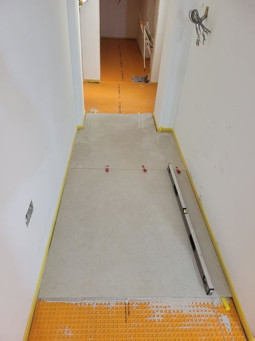 Gresie faianță glet și var airless instalați electrice și sanitare