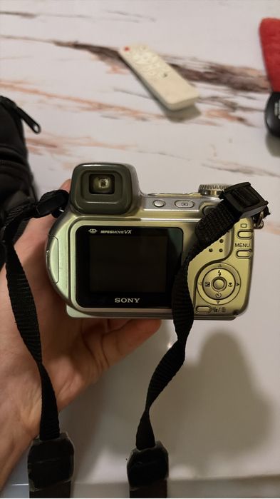 Sony Cyber-shot DSC-H2