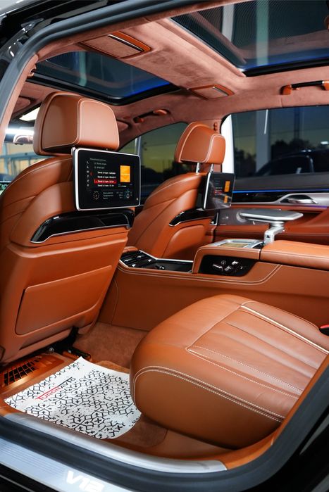 BMW M760Li V12 xDrive