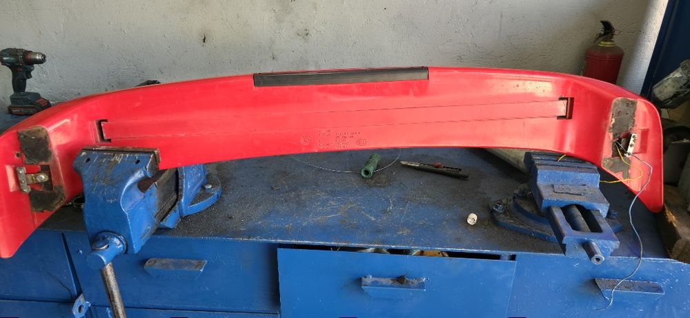 Продам споллер ауди 80 б4