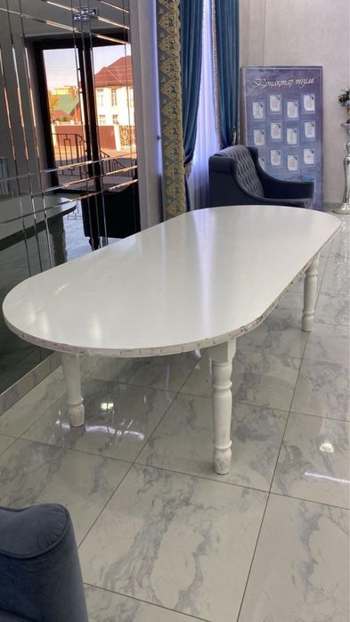 Столы овальные для зала