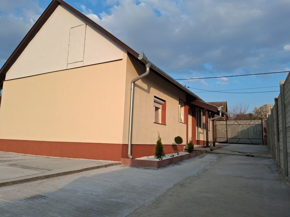 Casa cochetă singur in curte - zona Paleu