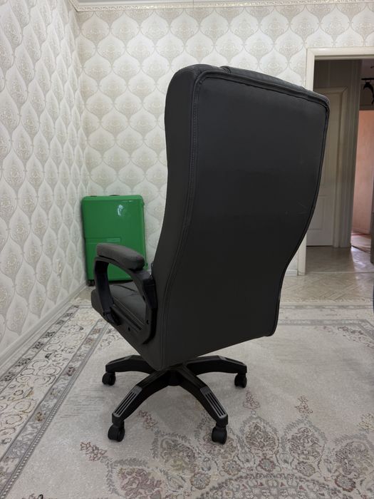 Продам офисное/компьютерное кресло.