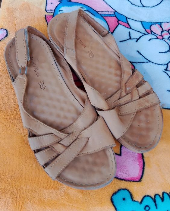 Продам обувь 34,35,37,41 и 42размера.