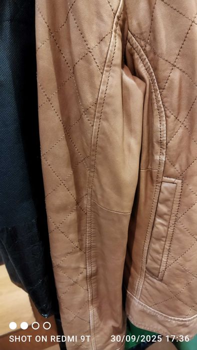 Продавам дамско кожено яке-естествена кожа,размер л.