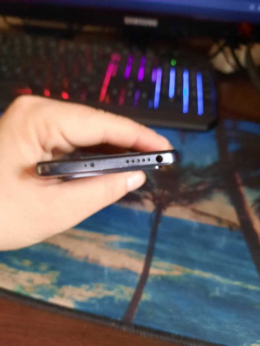 Продам телефон Poco m4 pro 5g 8+4/256