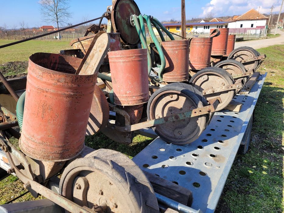 Vand semanatoare porumb spc 4 marca ceahlaul fara fertilizare