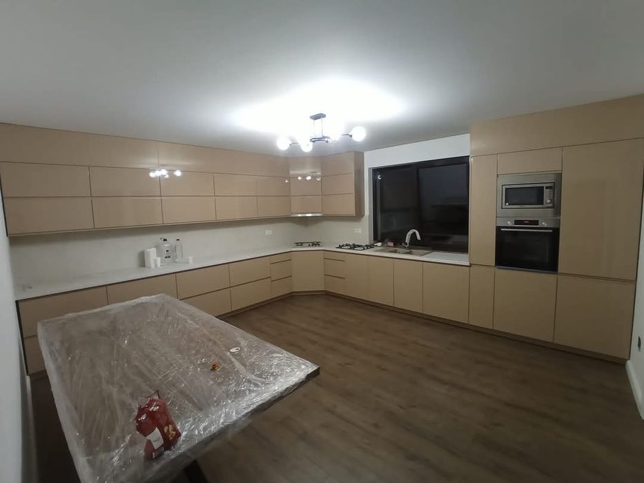 Mobilier, Bucătării, Dormitoare...