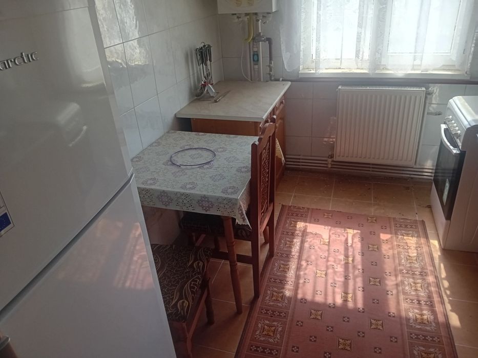 Ap 2 Cam Posta Maratei 54mp etaj 1 decomandat centrala termopan