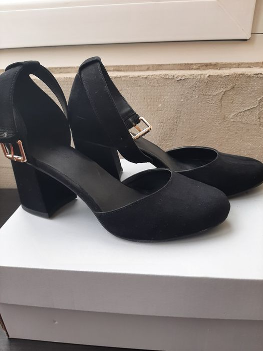 Pantofi dama eleganți