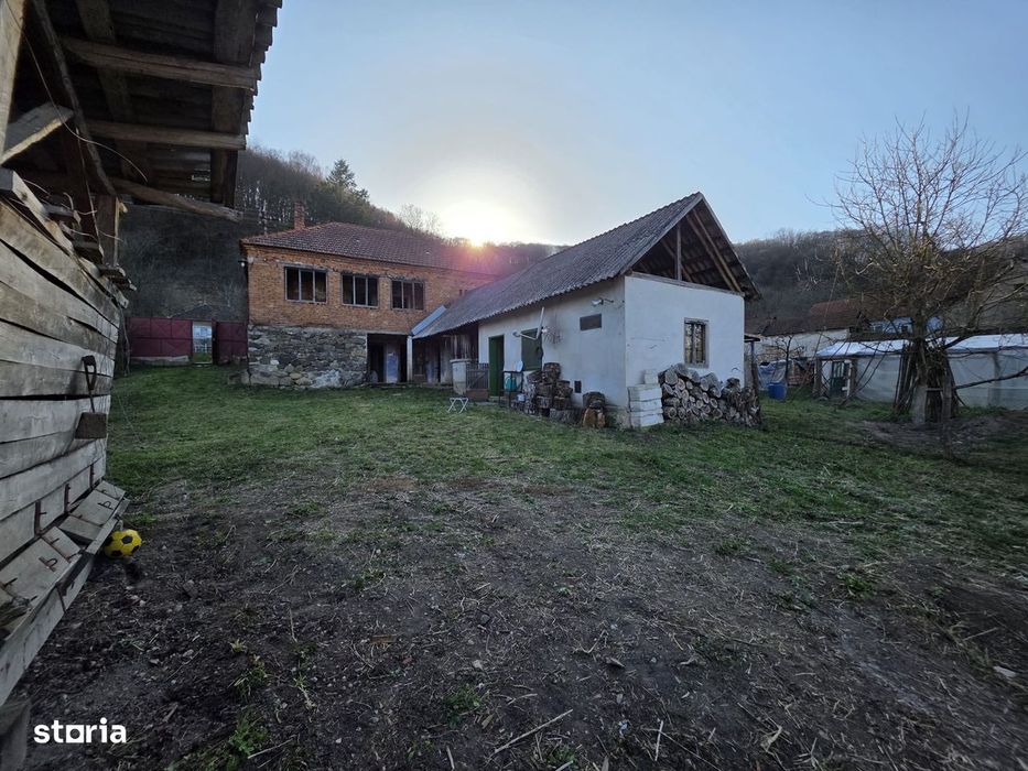 Preț mic! Casă solidă + teren generos 1887 mp – ideal renovare