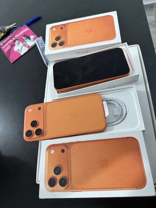 Vand doua iphone 17 pro max 256 E-SIM