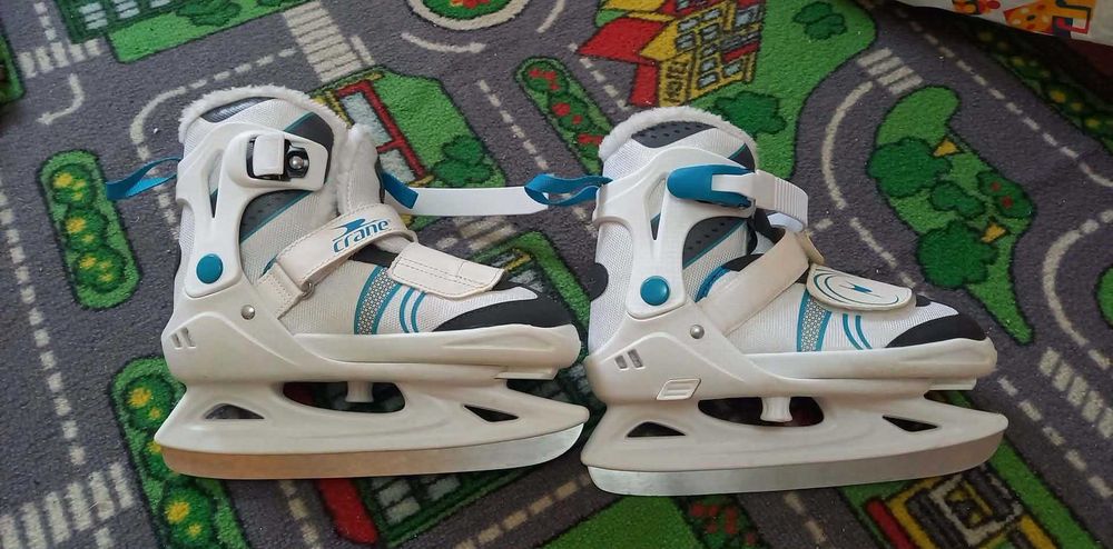 Регулируеми зимни кънки Crane, размер 33-37.