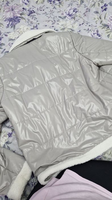 Продам весеннюю куртку