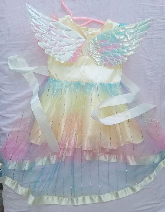 Продам новогоднее платье очень красивое!!