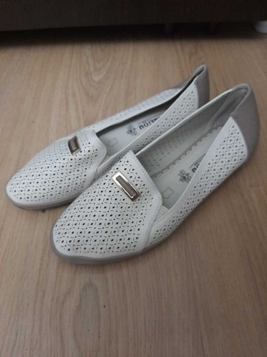 Продам новые женские туфли