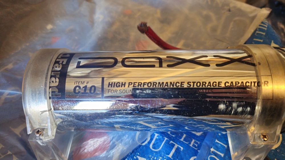 Сабвуфер HERTZ + Моноблок CLARION 2000Вт