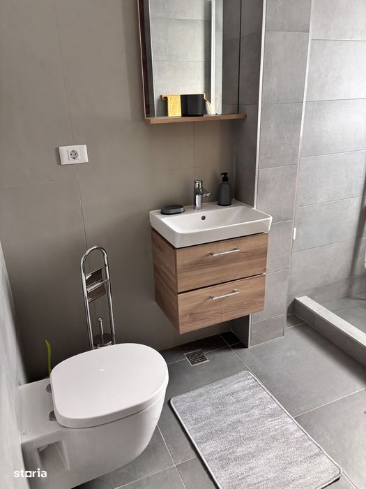 Proprietar închiriez apartament 2 camere mobilat și utilat, parcare