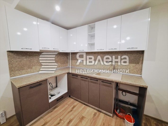 Продава се Тристаен апартамент в Варна, Младост 1 - 61 кв.м за 1968 €/кв.м - Снимка #2