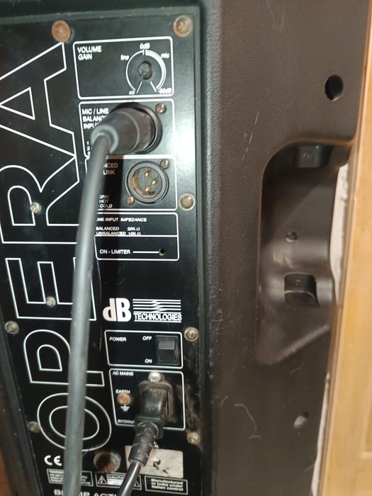 Vând două boxe active