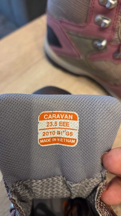 Дамски туристически обувки-нови!