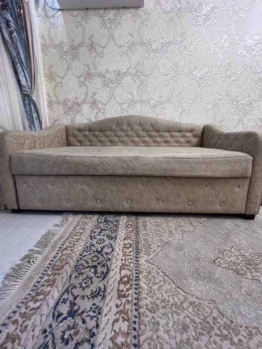 1 Продаю диван  Диван б/у, состояние хороше