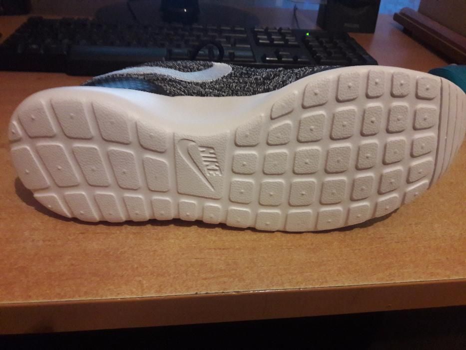 маратонки Nike