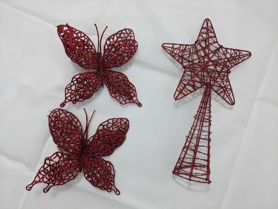 Set Craciun culoare rosie (globuri, beteala, margele), stare buna