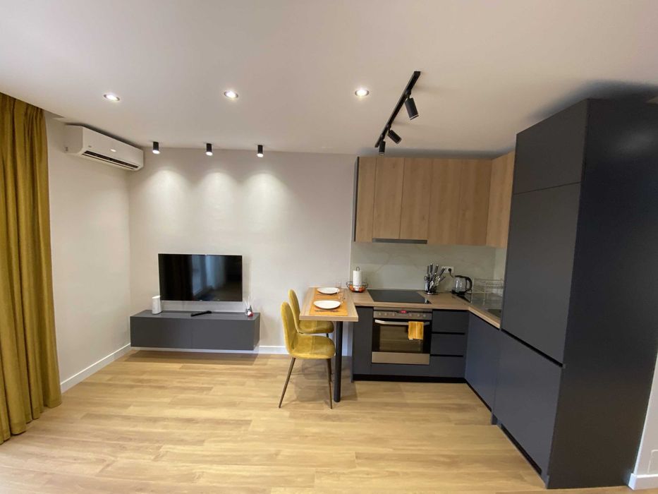 Продава се Двустаен апартамент в София, Витоша - 75 кв.м за 1027 €/кв.м - Снимка #1
