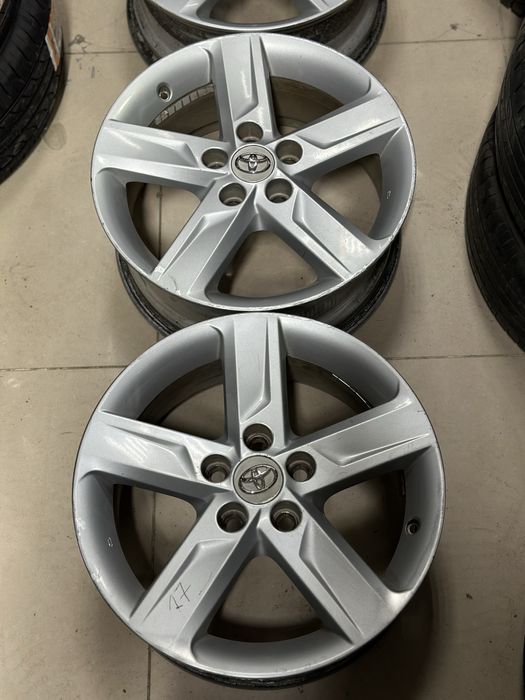 Камри 50 se оригинал комплект  датчиками