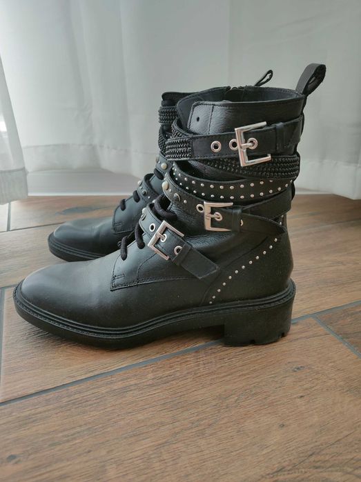 Кожени боти Zara.