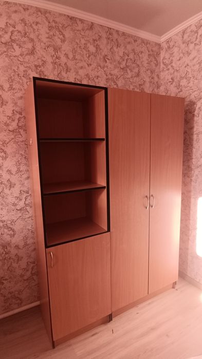 Продам два шкафа б/у