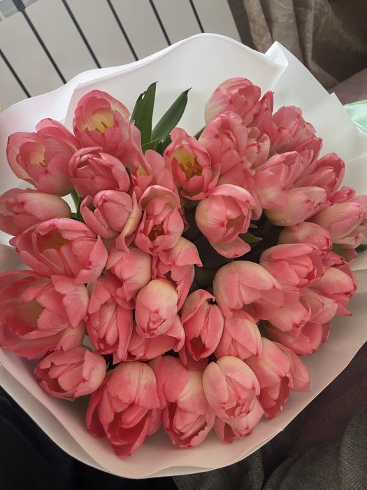 4 гүл. 2 үлкен 2 кішкентай. Үлкендер 8мың кішілер 5мың