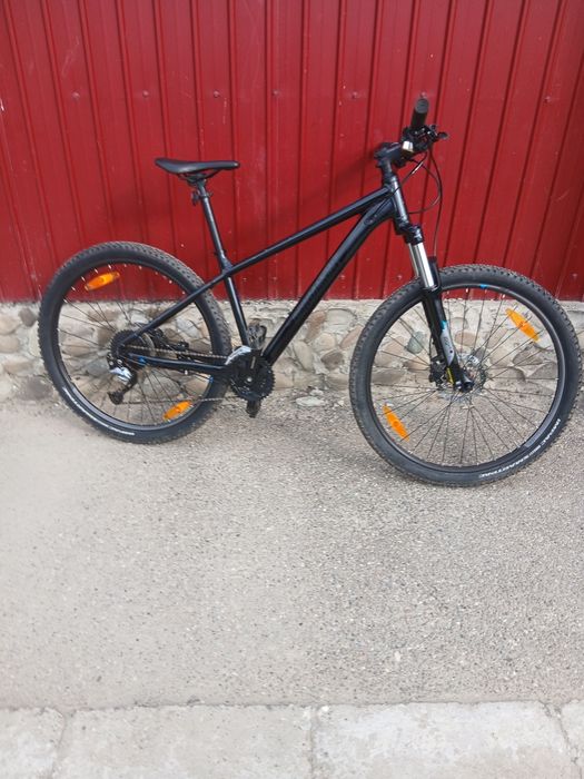 Vând bicicleta bergamont în stare bună are roți 27.5 și frâne pe ulei