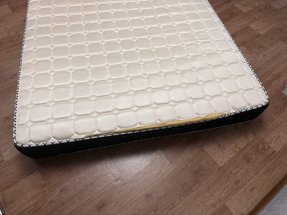 Продам матрас 160\200 стандартный