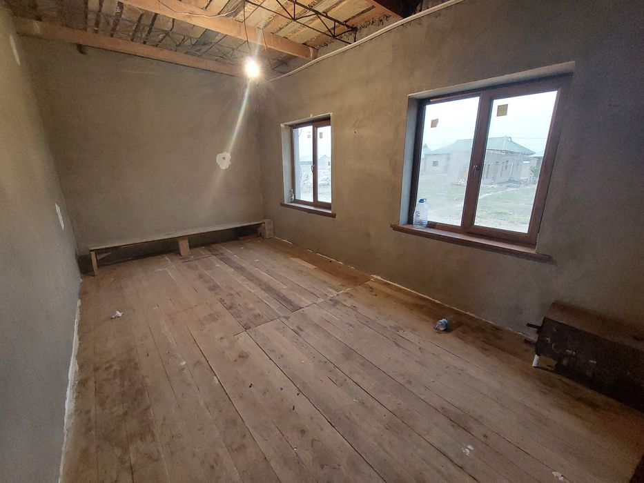 Termez tumanda  yangi uchaska sotiladi juda arzon narxda