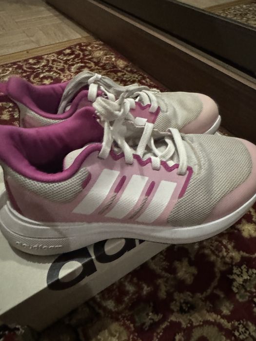 Кроссовки adidas, оригинал, размер 33