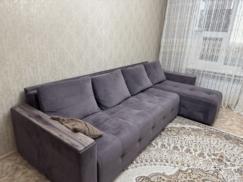 Срочно чистый диван продам