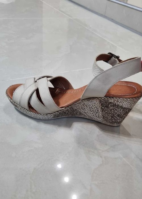 Дамски сандали на платформа