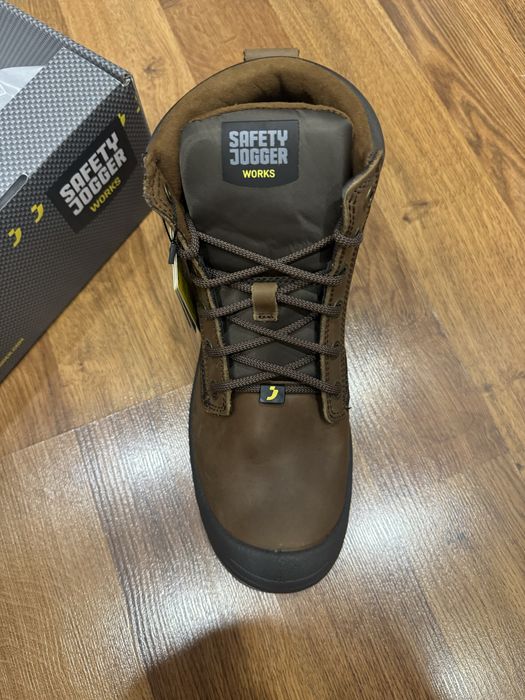 Продам летние safety ботинки