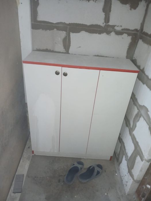 Продам срочно торговое оборудование