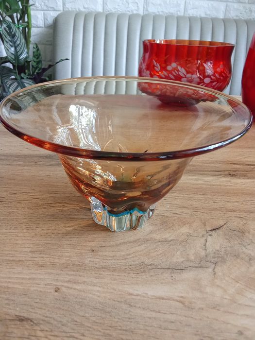 Продаются вазы новые