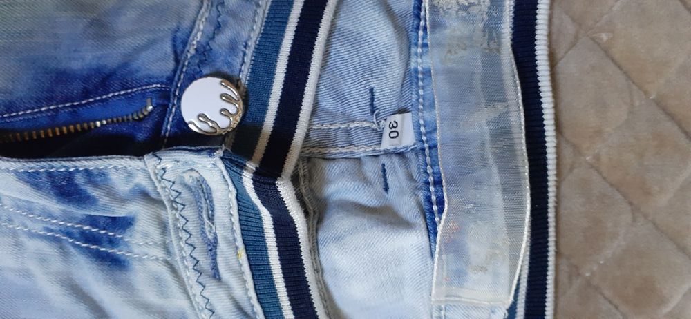 Продам джинсы срочно