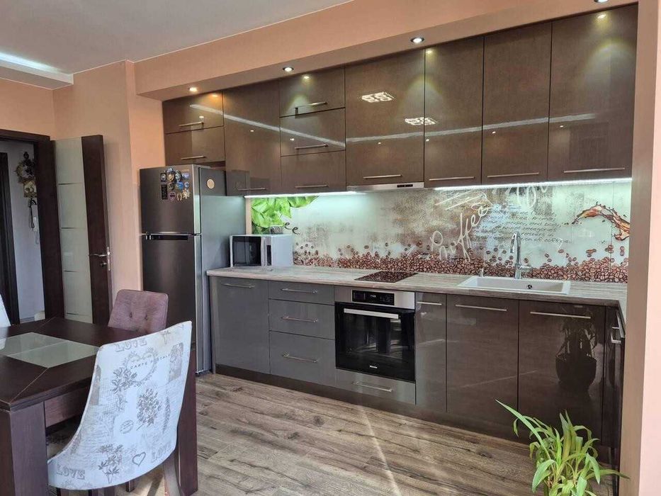 Тристаен апартамент Кършияка