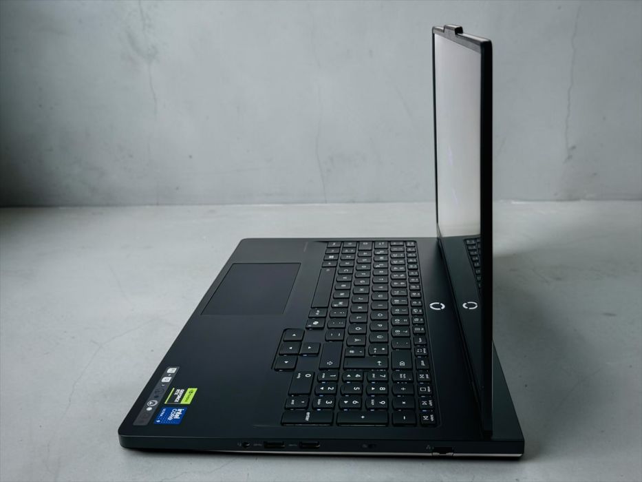 Lenovo Legion Pro 5 16" WQXGA 2560x1600 OLED 165Hz Intel 24-core Ultra 9 275HX 32GB RAM 1TB SSD GeForce RTX 5070 DLSS4